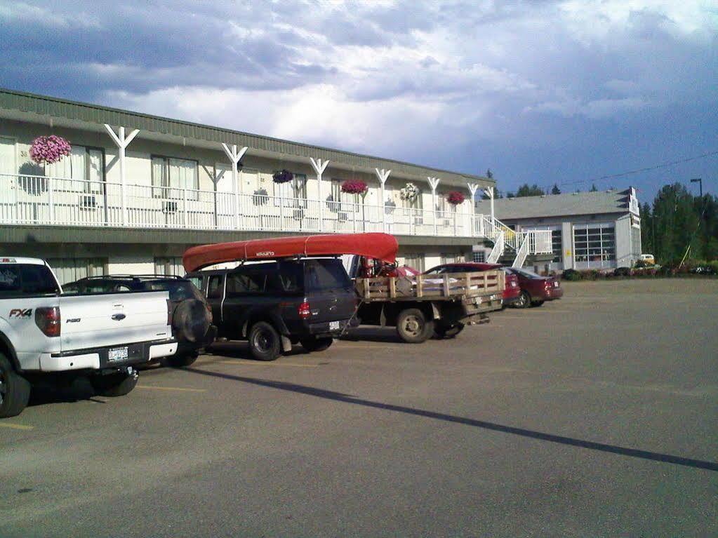 Caravan Inn Quesnel Exterior photo